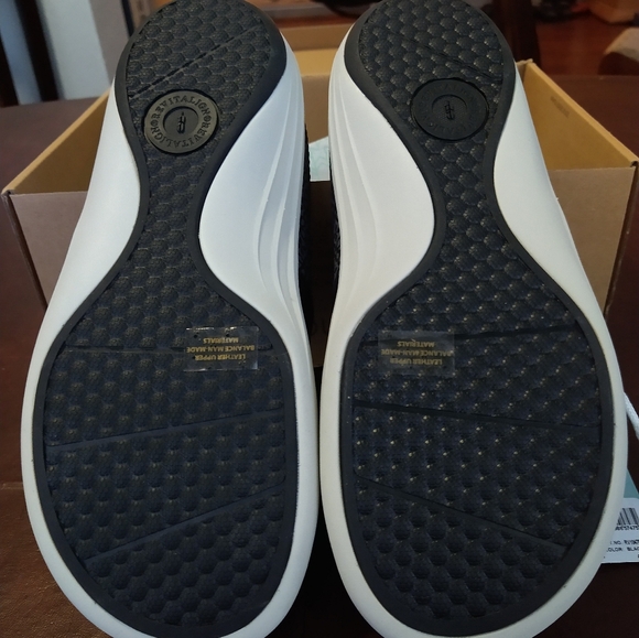 House shoes - Picture 3 of 6